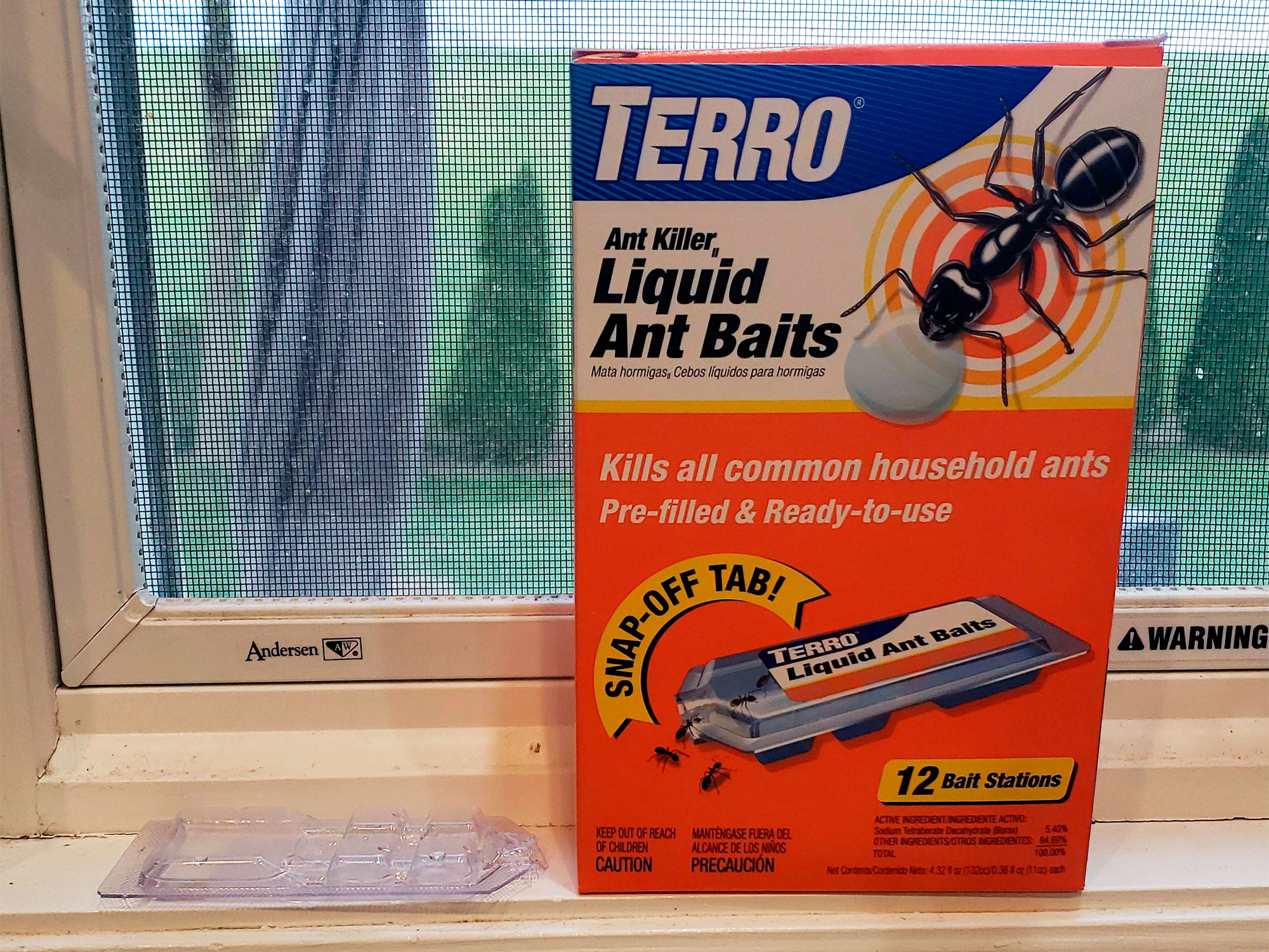 are terro ant traps safe for dogs